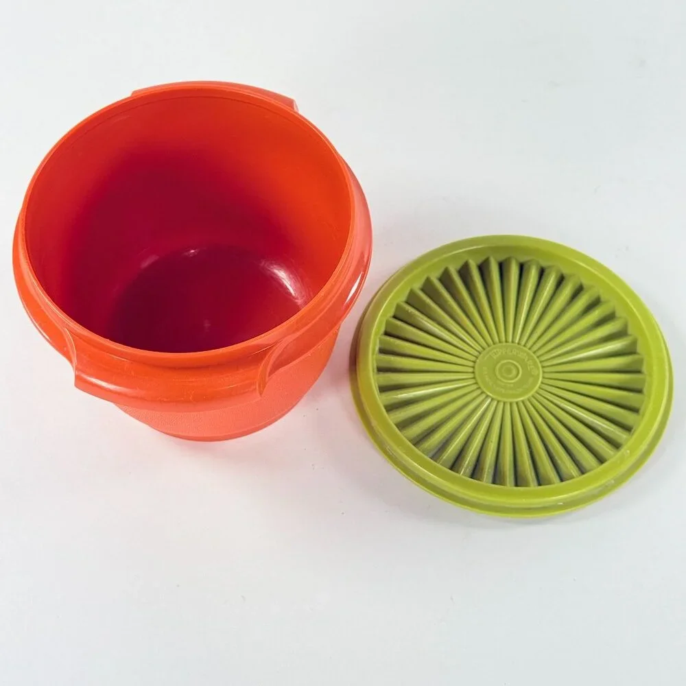 Vintage Tupperware Red Bowl Green Seal Sunburst Lid 886-18 Durable Plastic